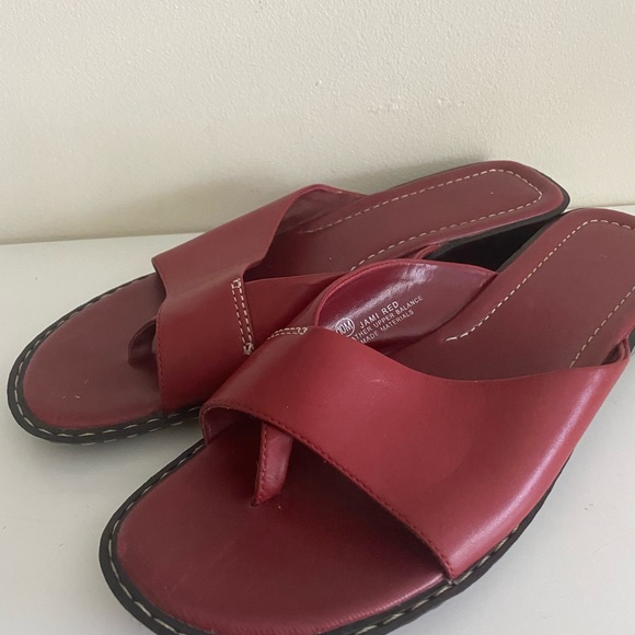 Croft & Barrow Red  Leather Slides Sz 10 - Picture 9 of 14